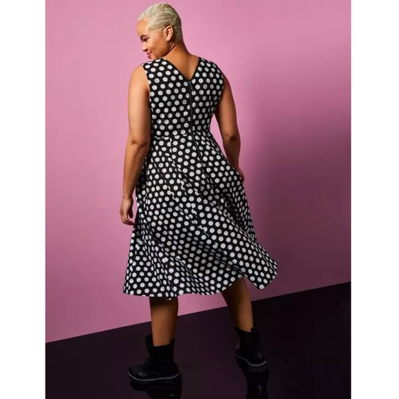 Torrid 3 Betsey Johnson Black & White Polka Dot Poplin Fit & Flare Dress - Picture 5 of 13
